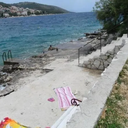 In Okrug Gornji With Seaview, Balcony, Air Condition, Wifi Apartment *