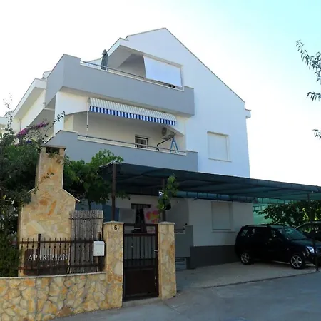 In Okrug Gornji With Seaview, Balcony, Air Condition, Wifi *